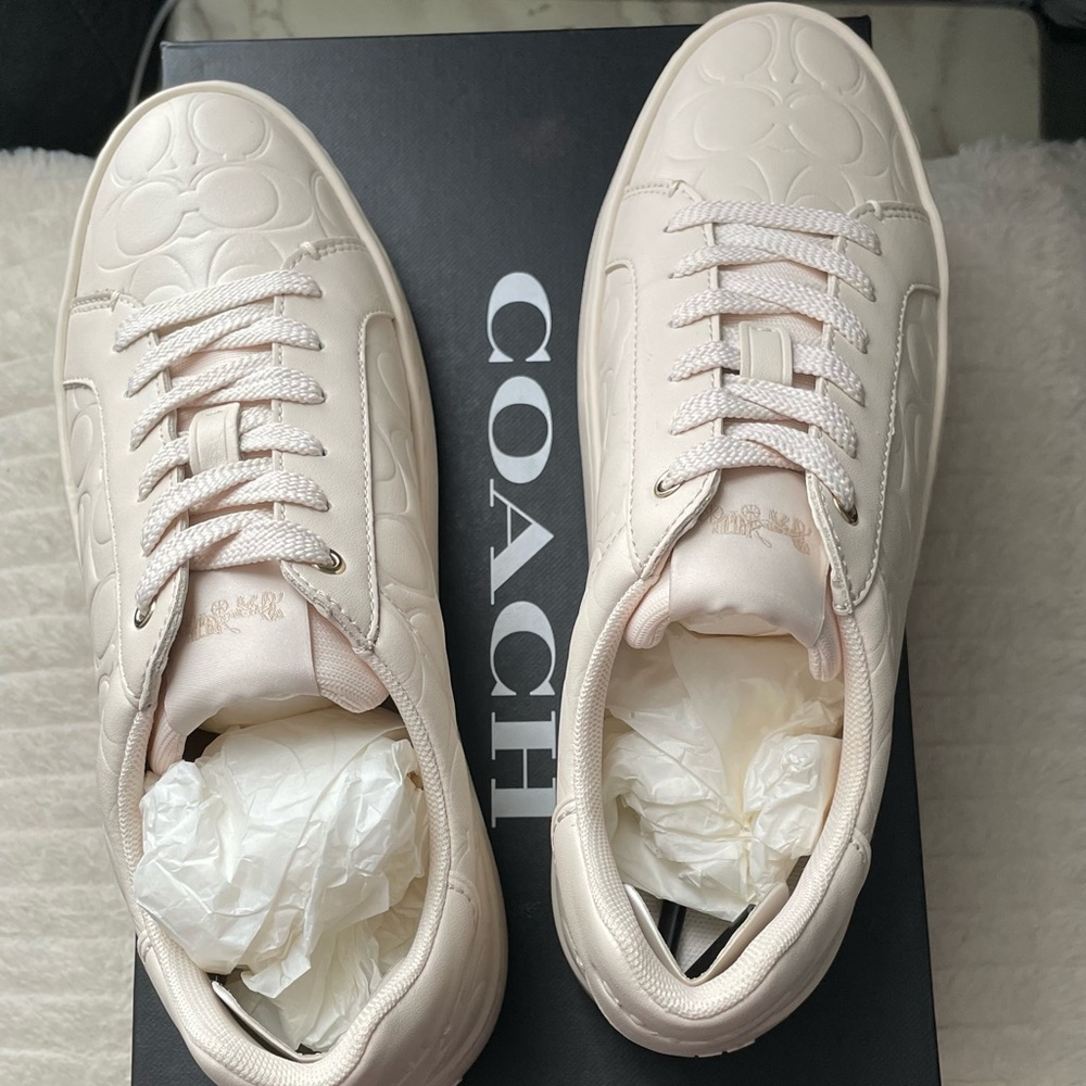 COACH Clip Low Top Sneaker In Signature Leather